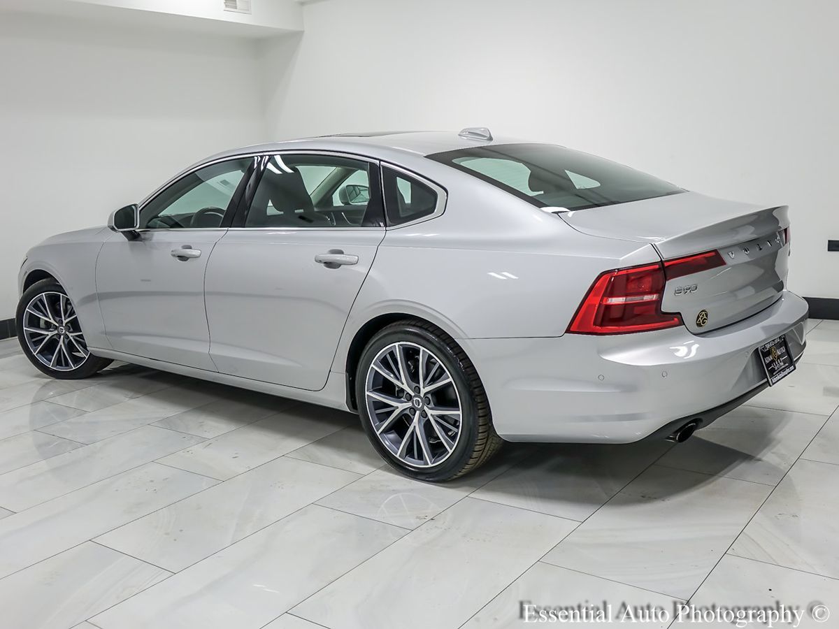 Sold 2018 Volvo S90 Momentum in Crestwood